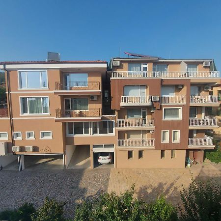 Guest House Rona - Free Parking And Sea View Sveti Vlas Esterno foto