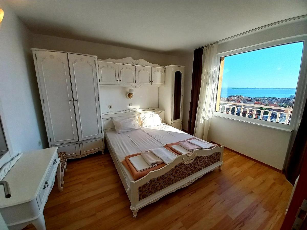 Guest House Rona - Free Parking And Sea View Sveti Vlas Esterno foto