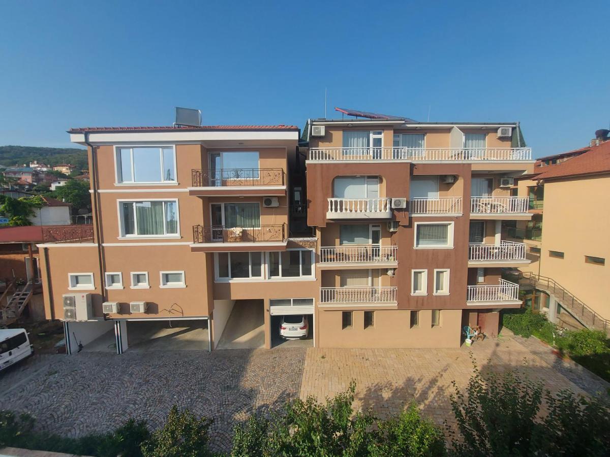 Guest House Rona - Free Parking And Sea View Sveti Vlas Esterno foto