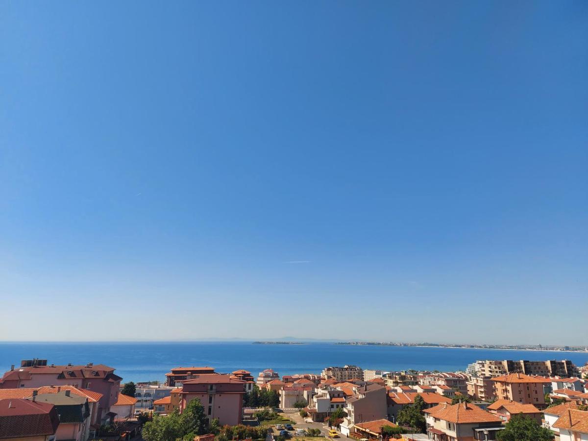 Guest House Rona - Free Parking And Sea View Sveti Vlas Esterno foto