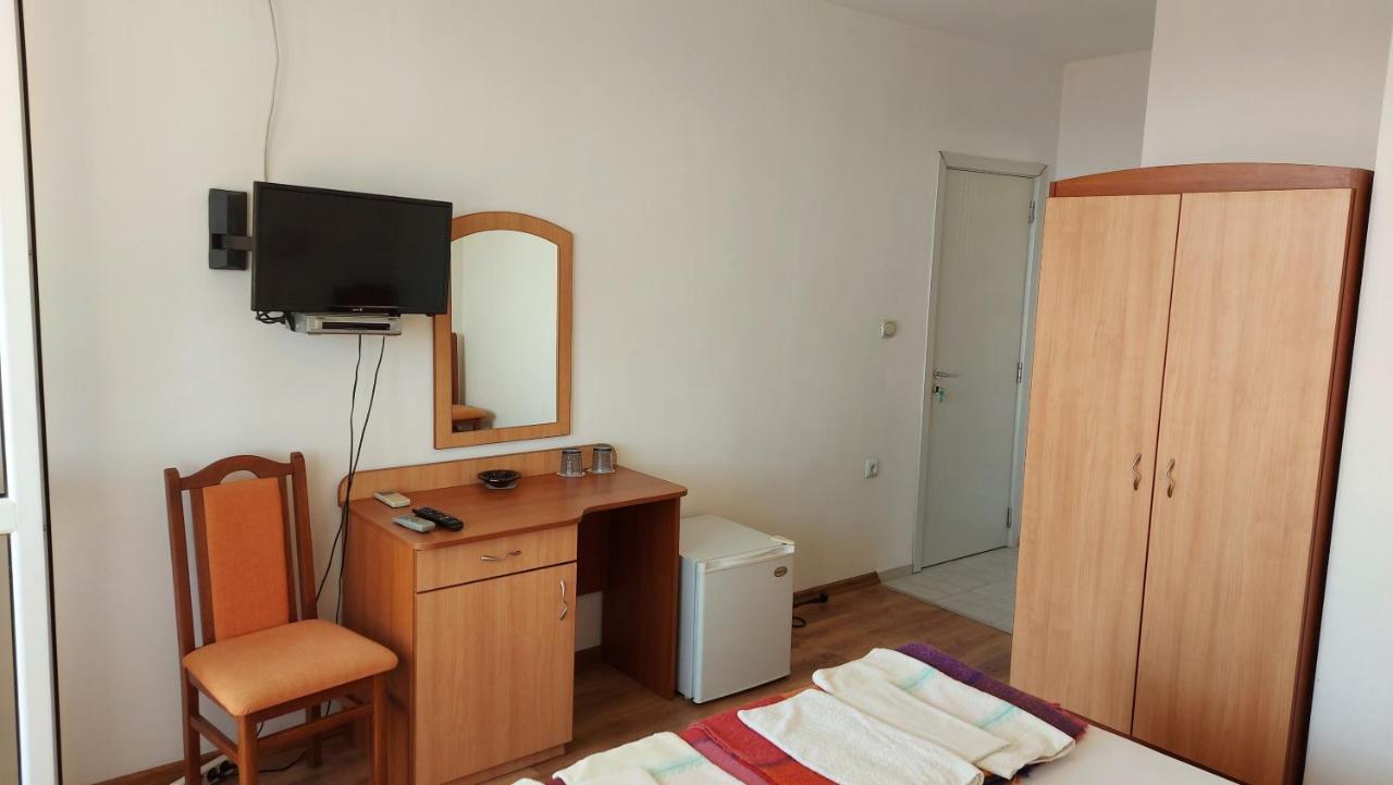 Guest House Rona - Free Parking And Sea View Sveti Vlas Esterno foto