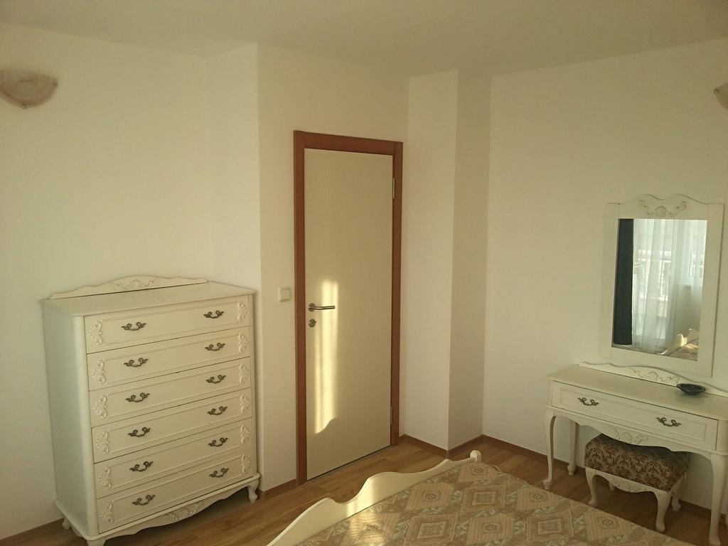 Guest House Rona - Free Parking And Sea View Sveti Vlas Esterno foto