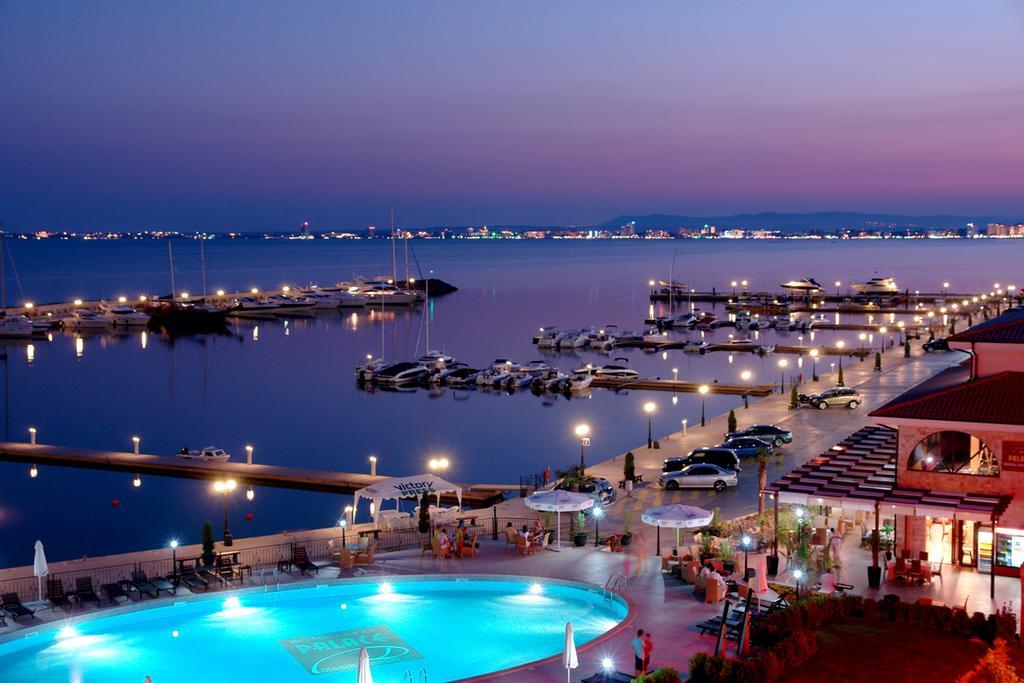 Guest House Rona - Free Parking And Sea View Sveti Vlas Esterno foto
