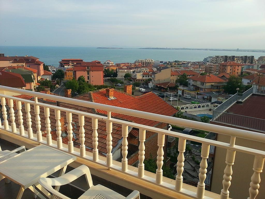 Guest House Rona - Free Parking And Sea View Sveti Vlas Esterno foto