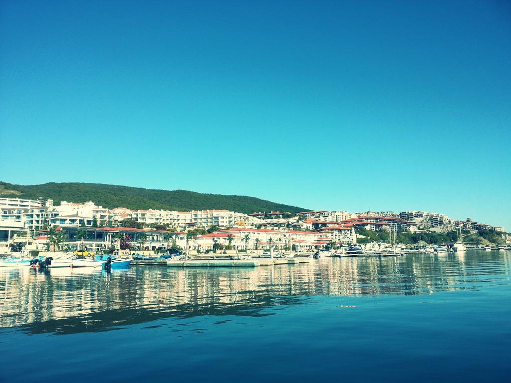 Guest House Rona - Free Parking And Sea View Sveti Vlas Esterno foto
