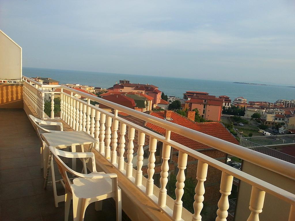 Guest House Rona - Free Parking And Sea View Sveti Vlas Esterno foto